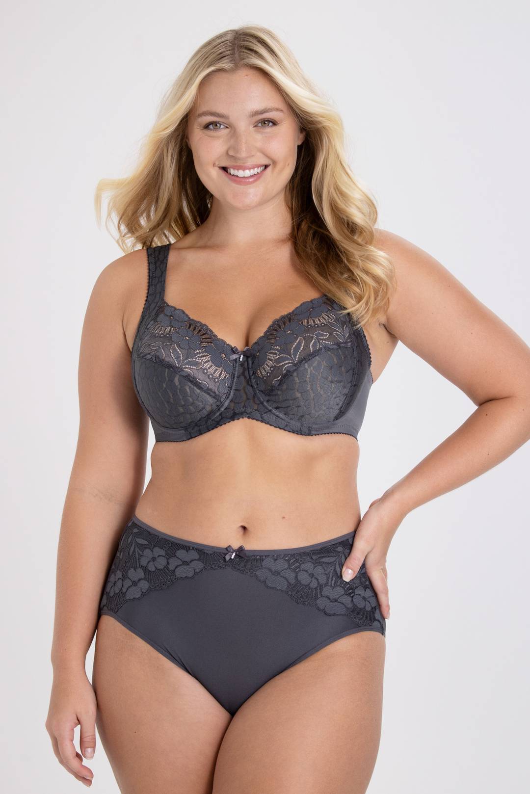 Jacquard & Lace – luxurious underwired bra that provides plenty of