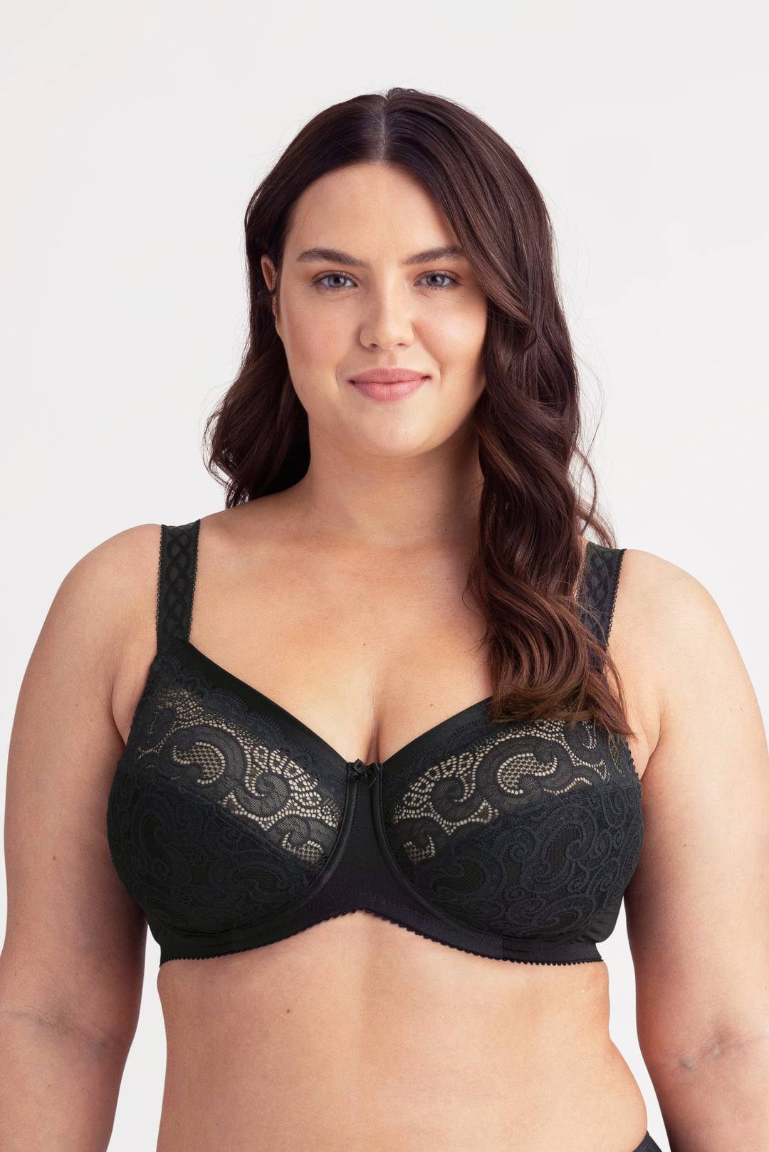 The new WonderWire Minimizer Bra is a top drawer essential 🖤 This bra  reduces bust projection for a smooth fit under clothes.⁠ ⁠ �