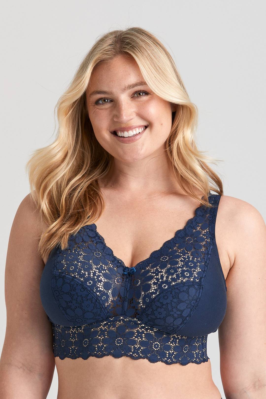 lace-dreams-comfortable-non-wired-bra-with-cups-made-from-cotton-and