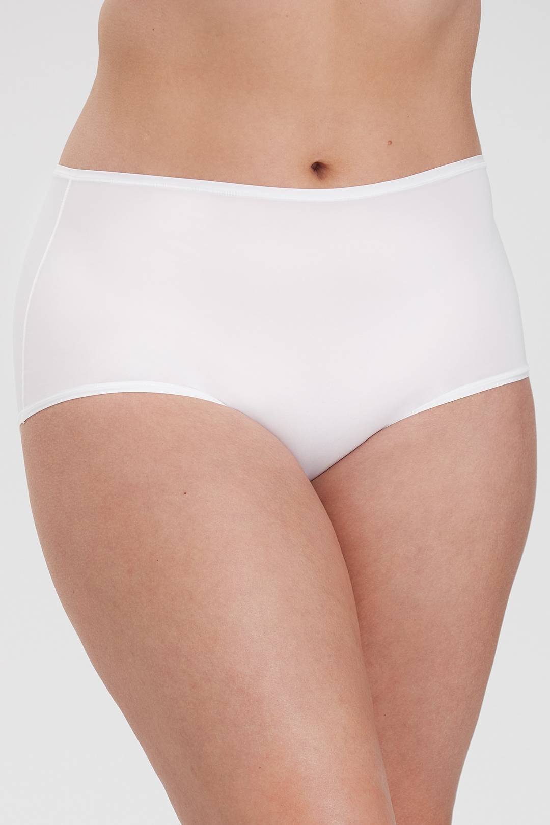 Cool sensation maxi panty in the unique functional material wincool