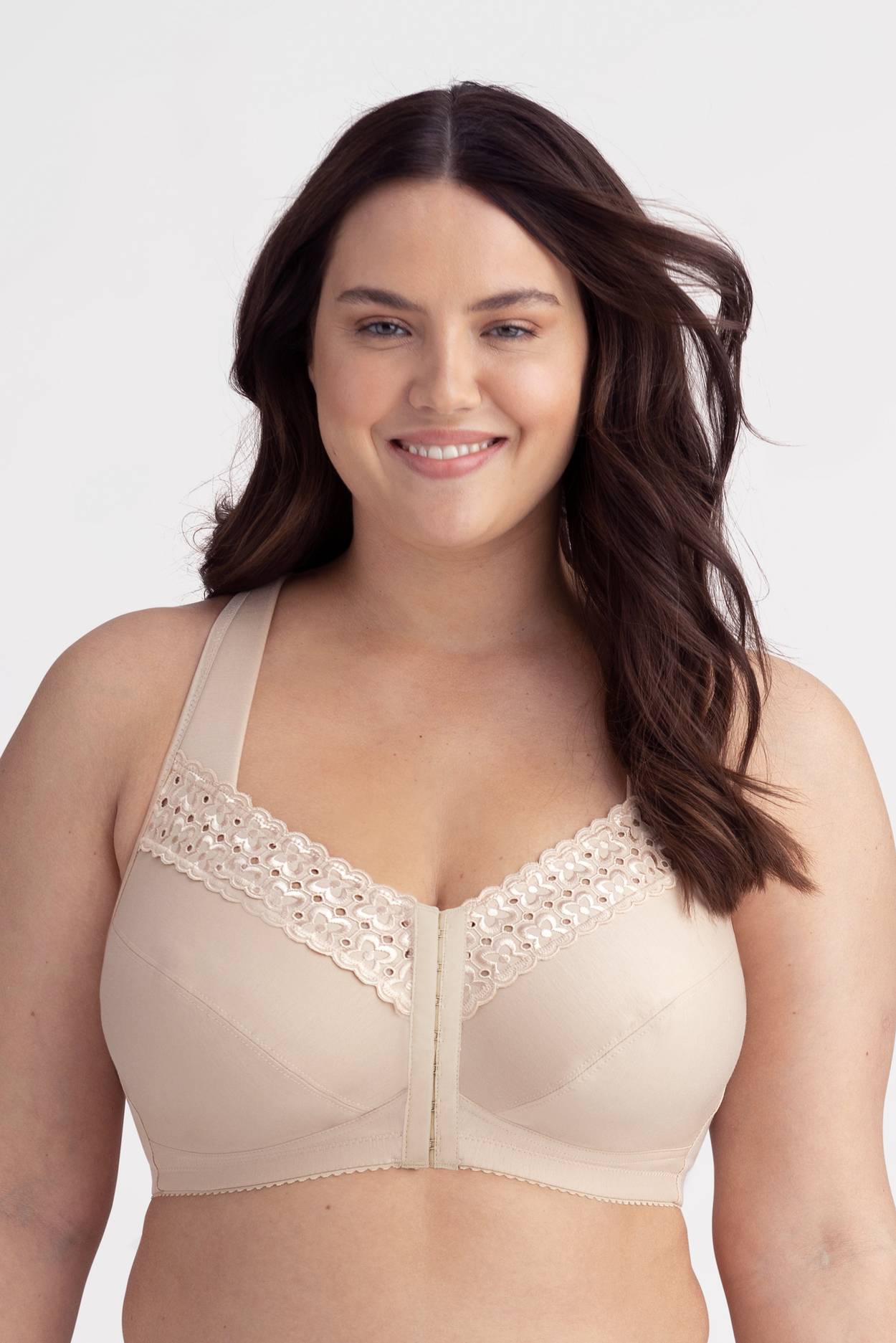 Broderie anglaise rintaliivit etukiinnityksell 