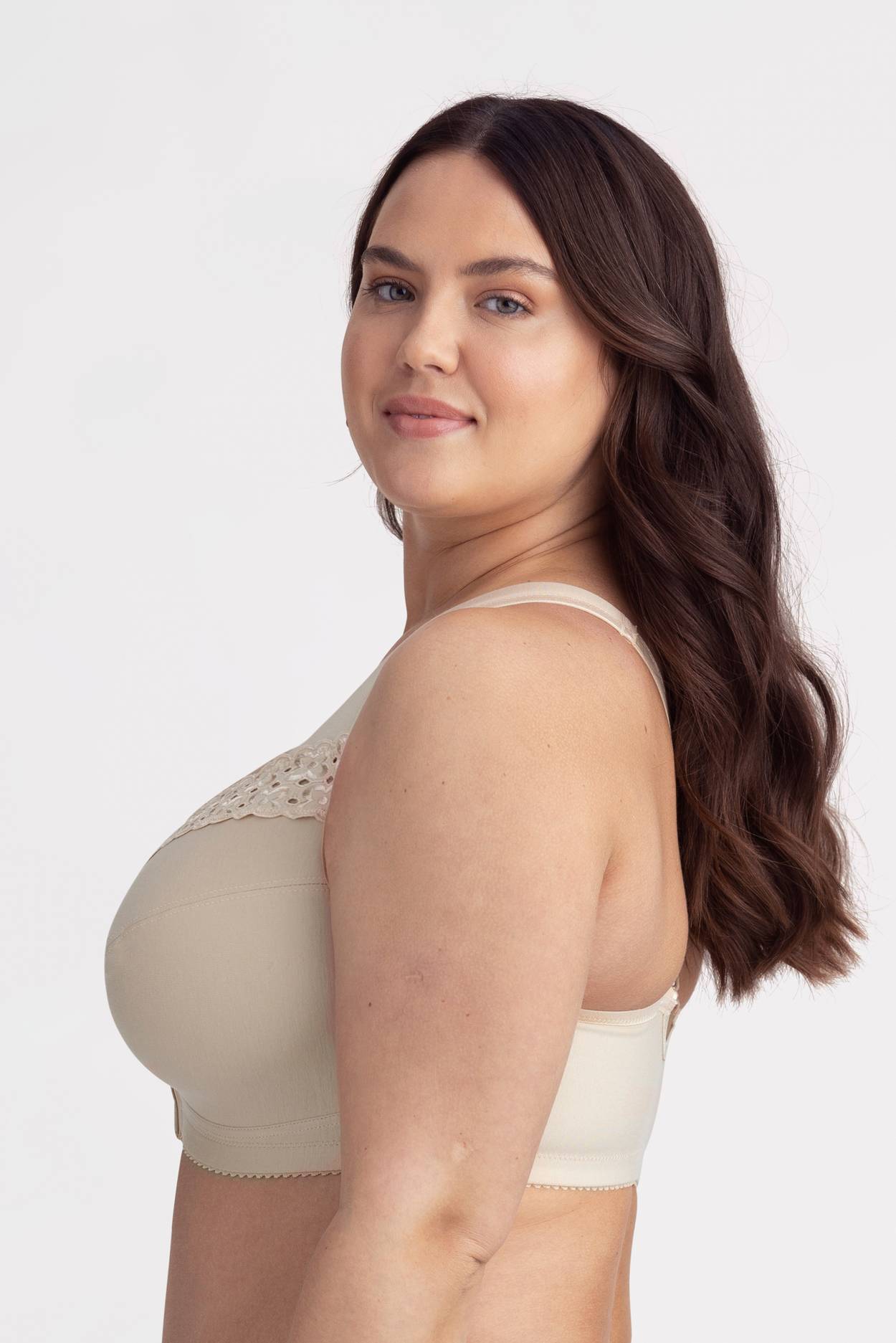 Broderie Anglaise Bra