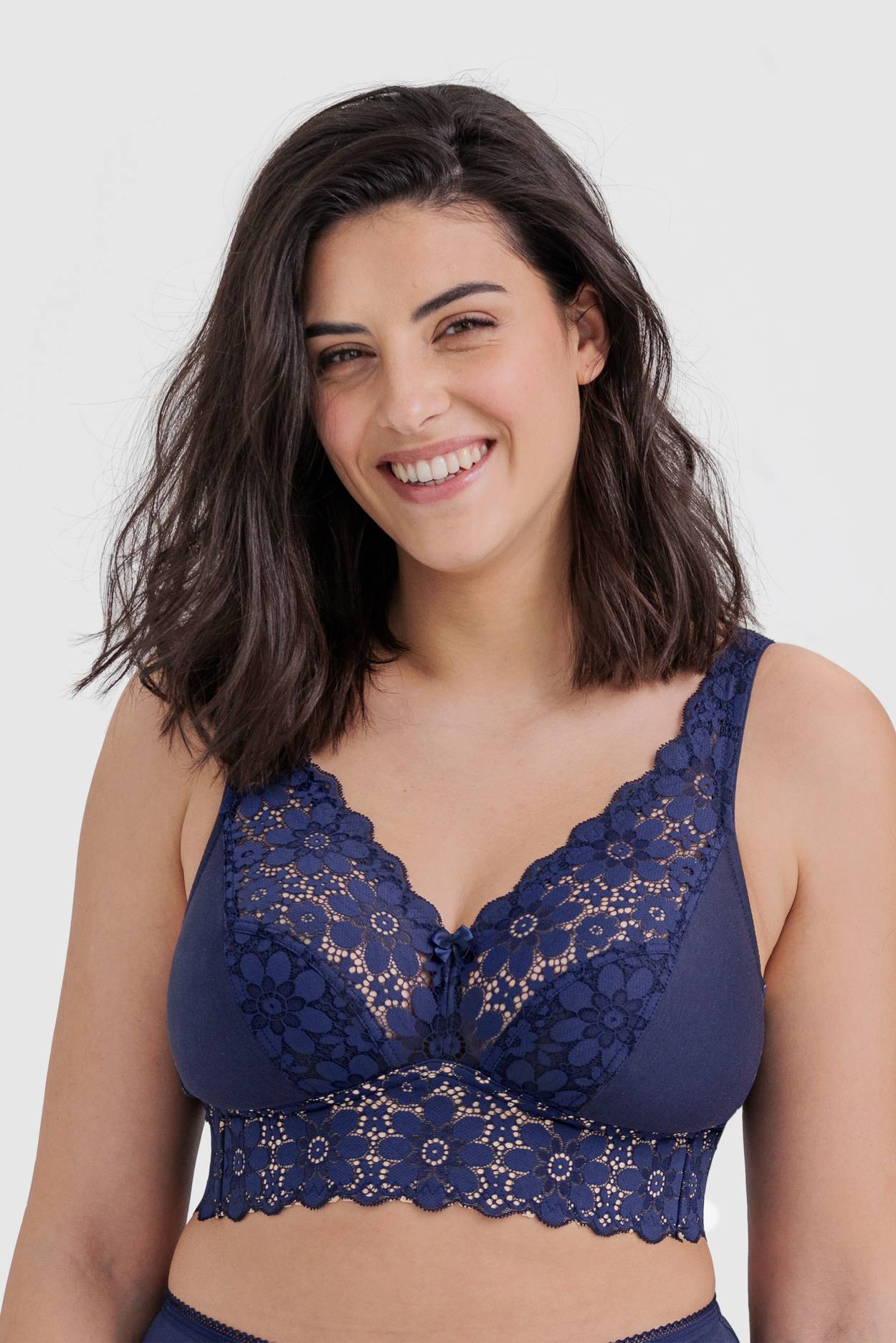 Lace Dreams Comfortable Non wired Bra With Cups Made From Cotton And
