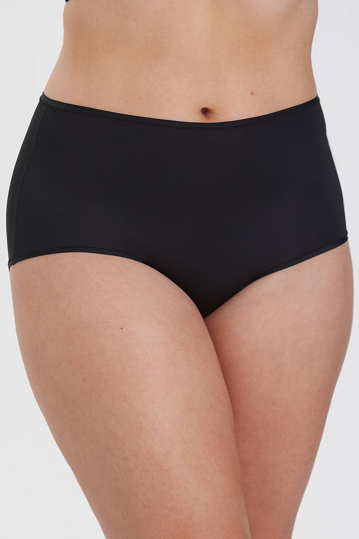 Cool sensation maxi panty in the unique functional material WinCool