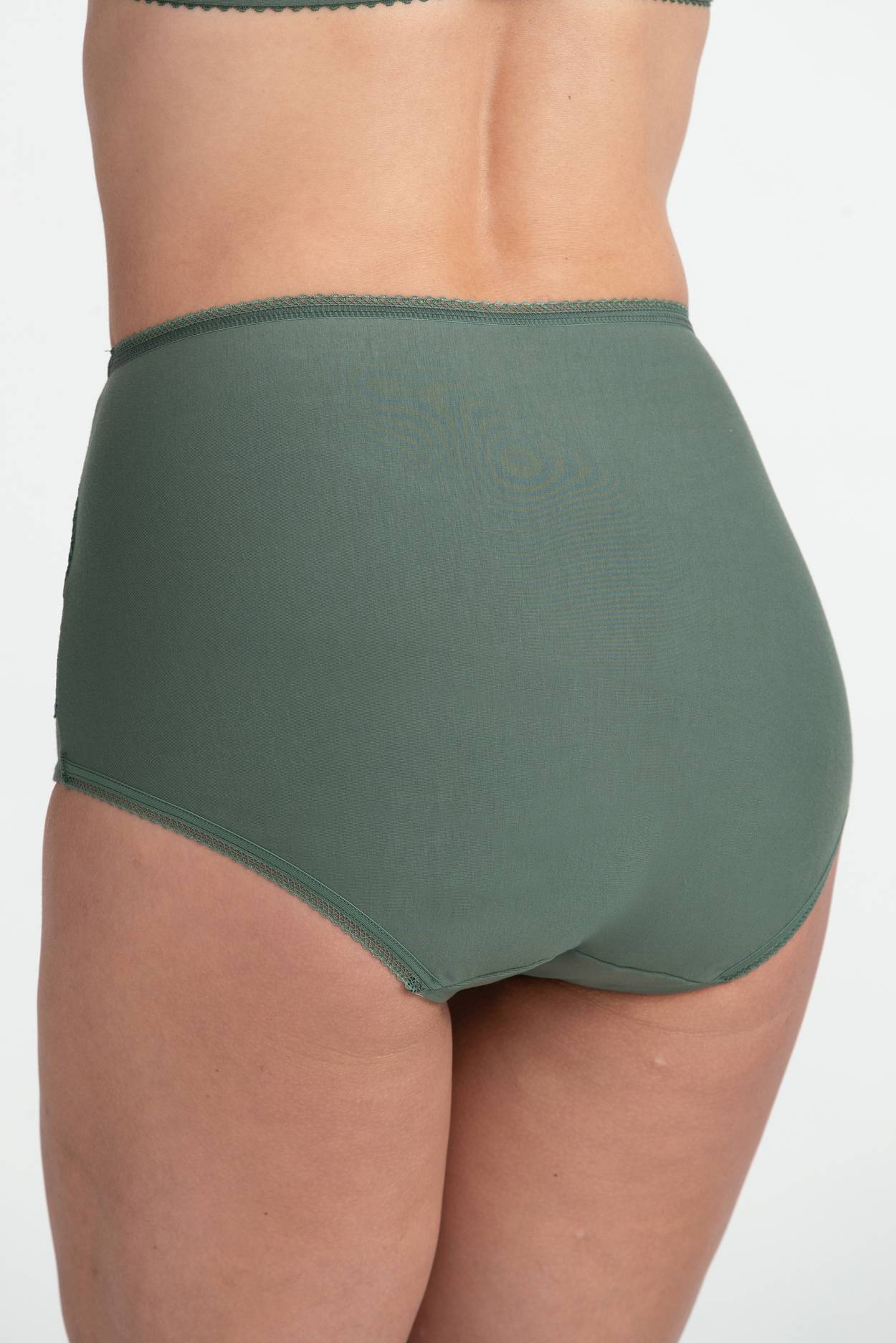 Lovely Lace panty A good and stable fit that is perfect for everyday