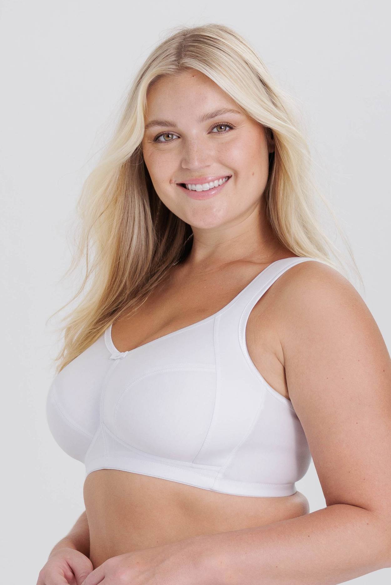 Cotton Divide - Non-wired cotton bra with a smart pocket that
