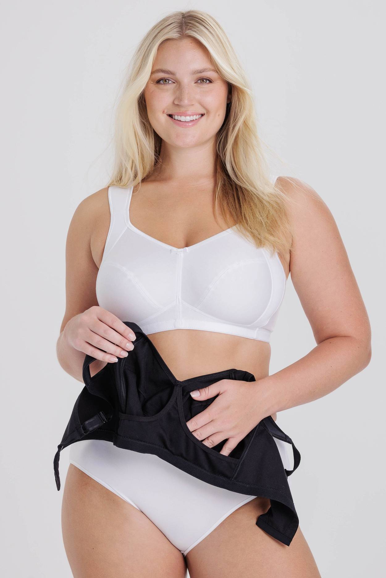 Cotton Divide - Non-wired cotton bra with a smart pocket that