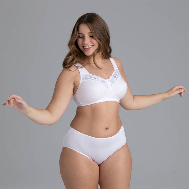 Sustainable plus size bras: from B to DDD cup