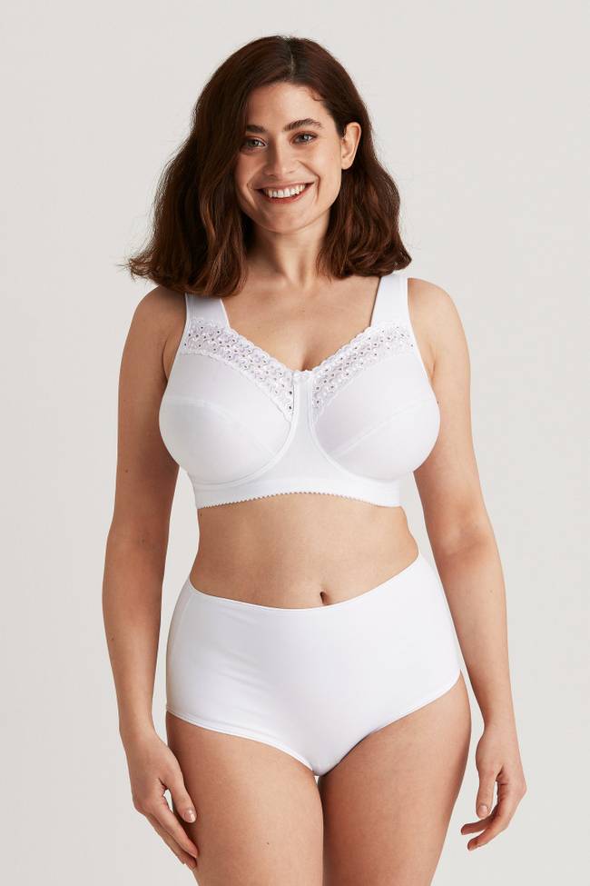 Broderie Anglaise bra