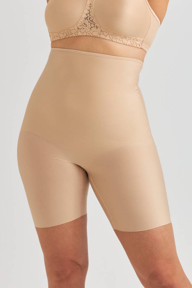 Cool Sensation light shaping panty with long legs and extra high waist 