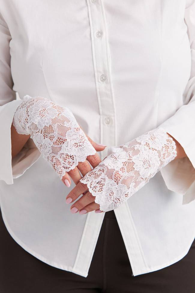 Lace wrist warmers