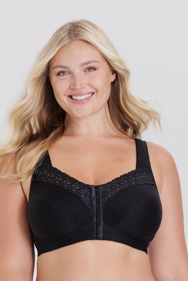 Broderie Anglaise front-closure bra