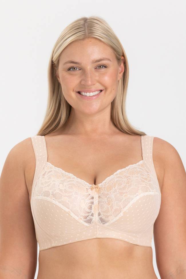 Non wired bra in black - Recycled Classic Lace Support